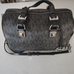  Black Michael Kors Hand Bag