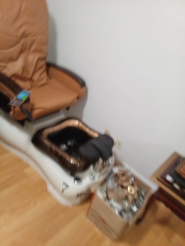 Free Pedicure Massage Foot Soaking Chair