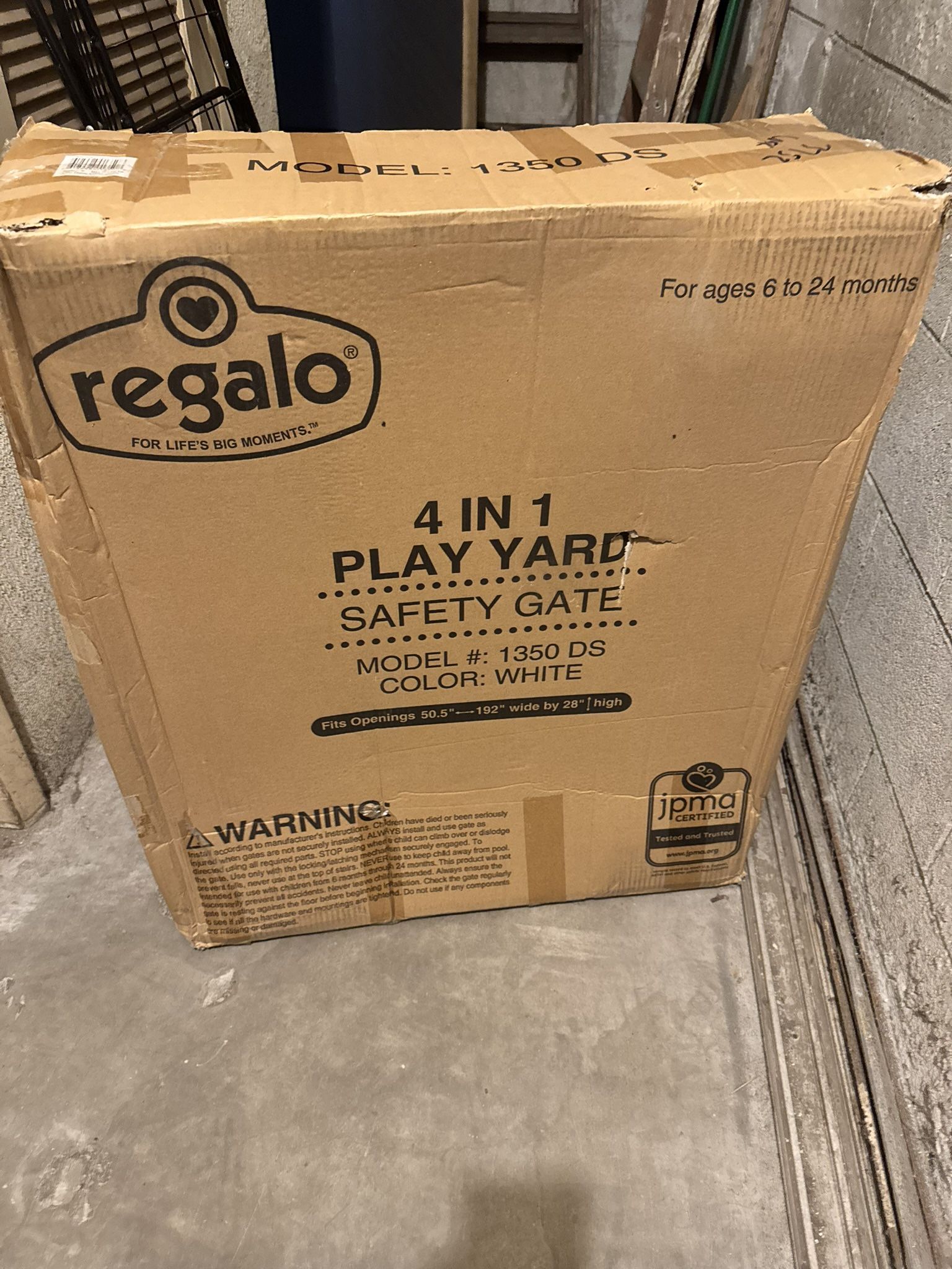 Regalo 4 In 1 Play Yard *BRAND NEW*