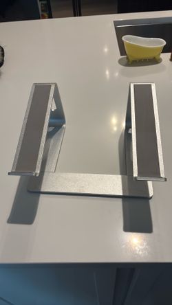 Laptop stand silver