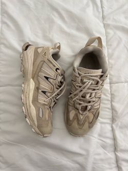 Adidas hiking shoes size 6