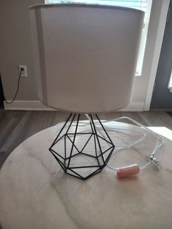Modern Geometric Wire Base Table Lamp