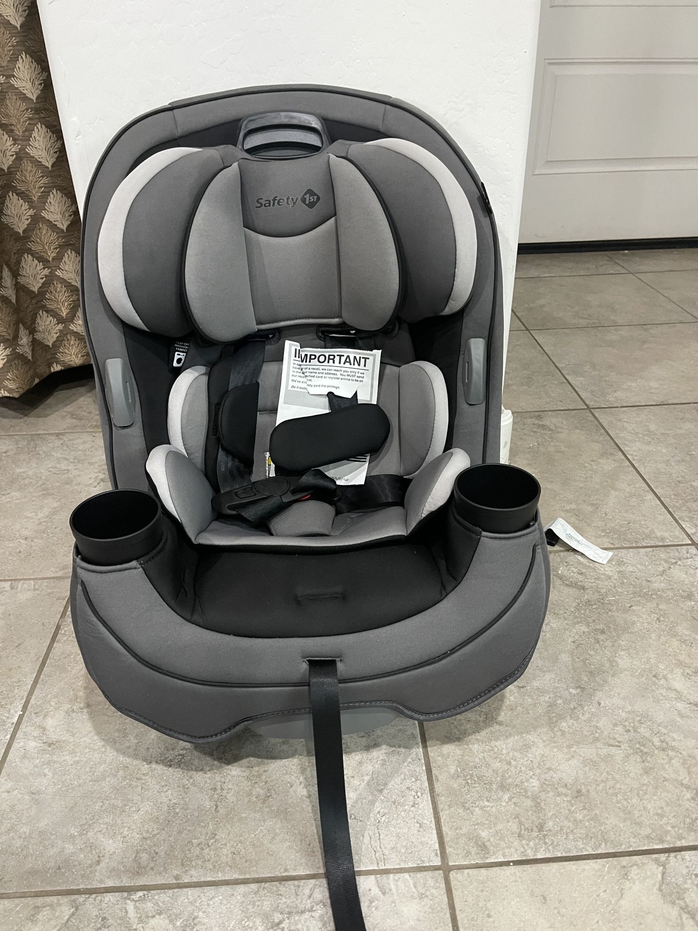 Safety 1st Grow and Go All-in-One Slim Convertible Car Seat, Rear Facing, 5-40 lbs, Forward Facing (30–65 lbs), High Back Booster Seat 40-100 pounds, 