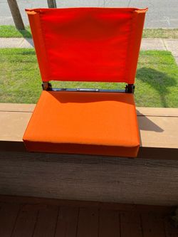 Ultra-padded folding stadium cushion
