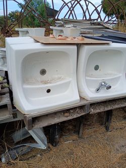 Ceramic floating sinks w/faucet
