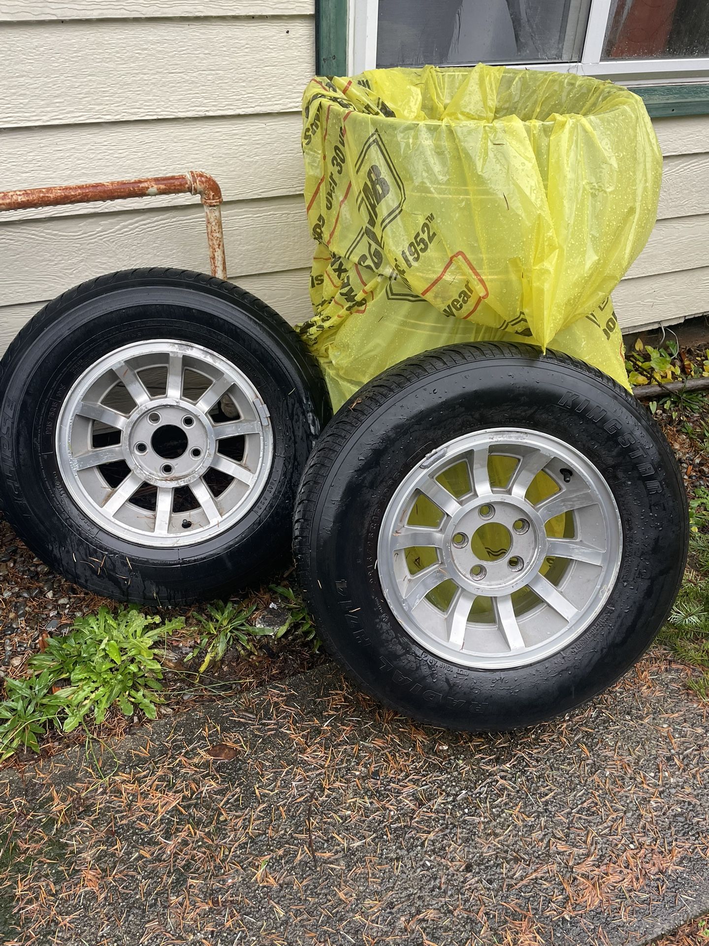 Set (2) Jeep Cherokee Comanche 10-Spoke wheels with 215-75R15 tires