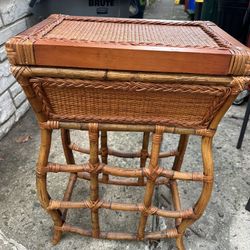 Wicker Side Tabke