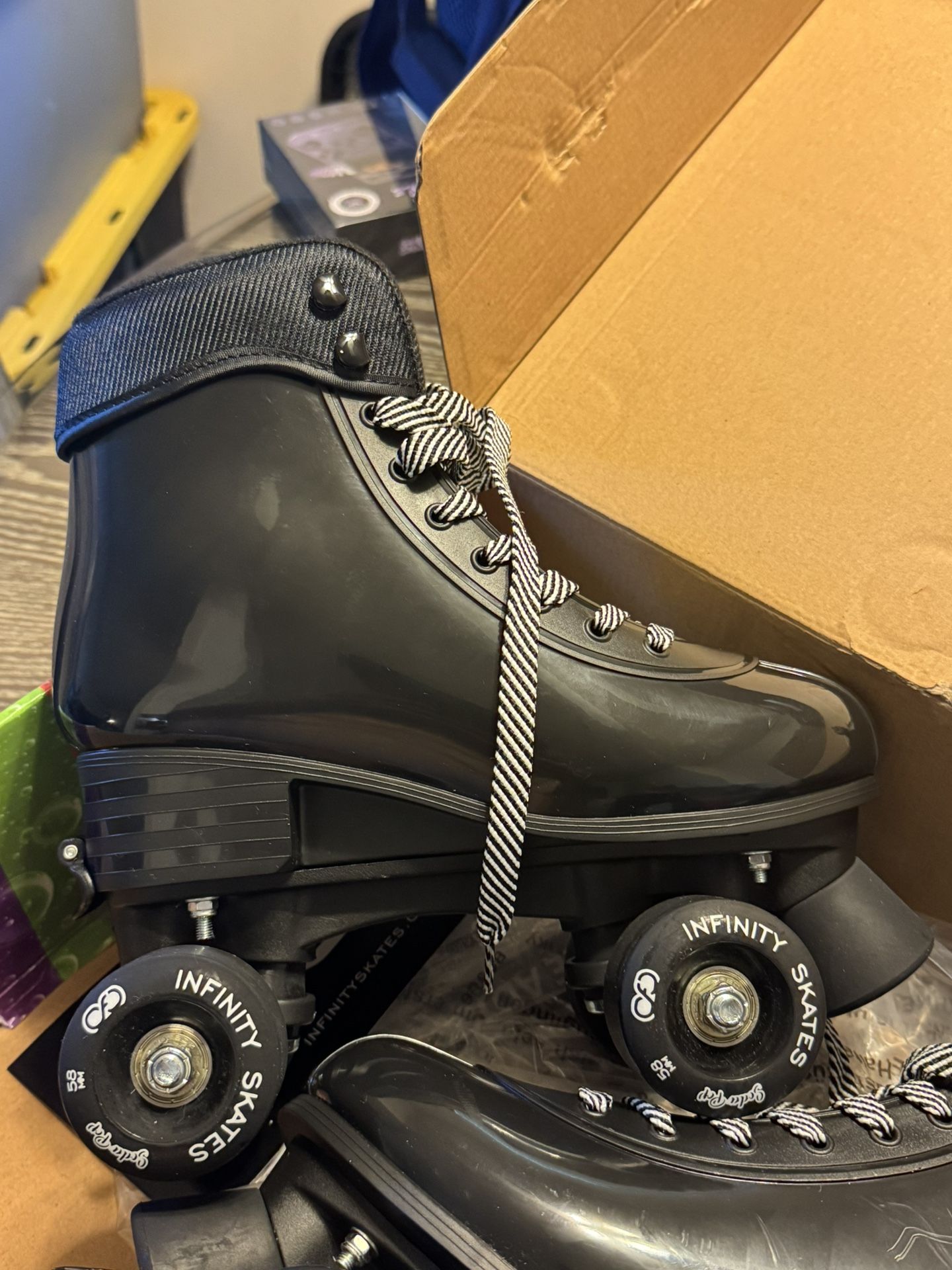 New Roller Skates Adjustable Size 3-6