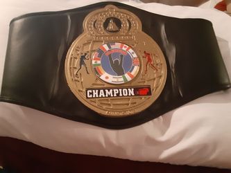 Ringside deluxe champion belt