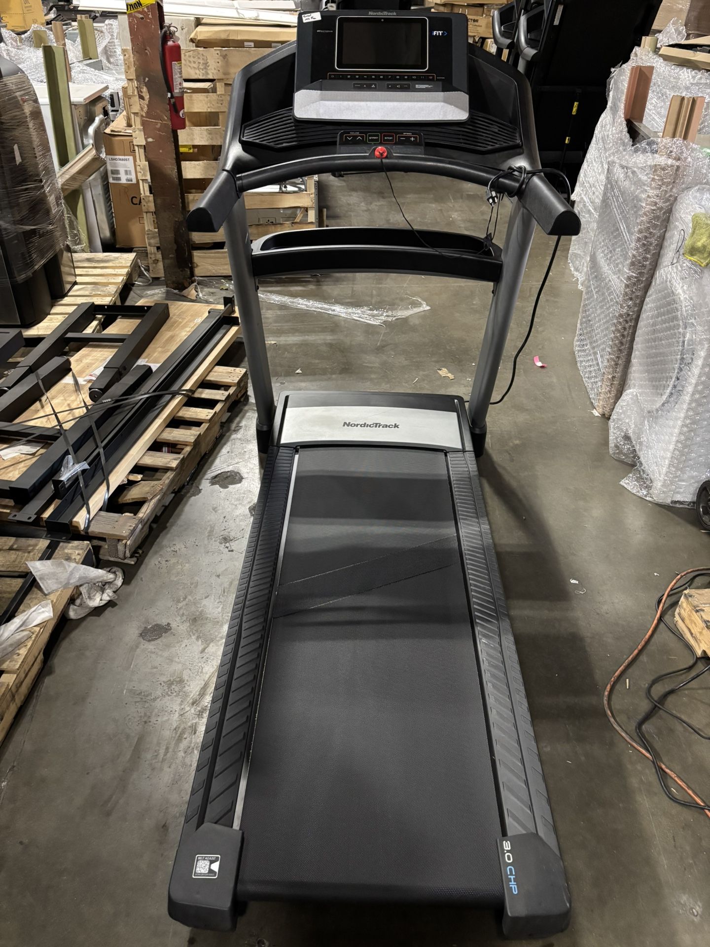 Nordictrack Elite 1000 Treadmill With Incline 3.0 CHP Motor