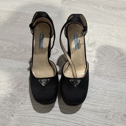 Prada Pumps Size 38