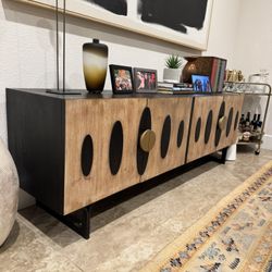 ⚡️ URGENT MOVING SALE – Bosserman Dining Room Sideboard ⚡️
