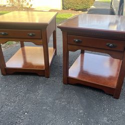 Pair of Solid Wood Traditional End Tables / Nightstands – Good Condition