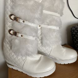 Boots With Faux Fur