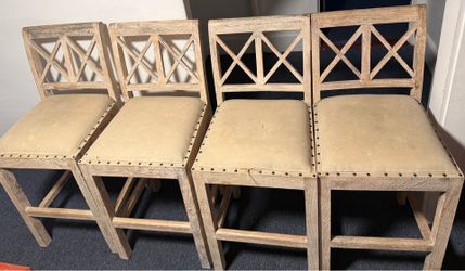 Set of 4 sturdy counter $42