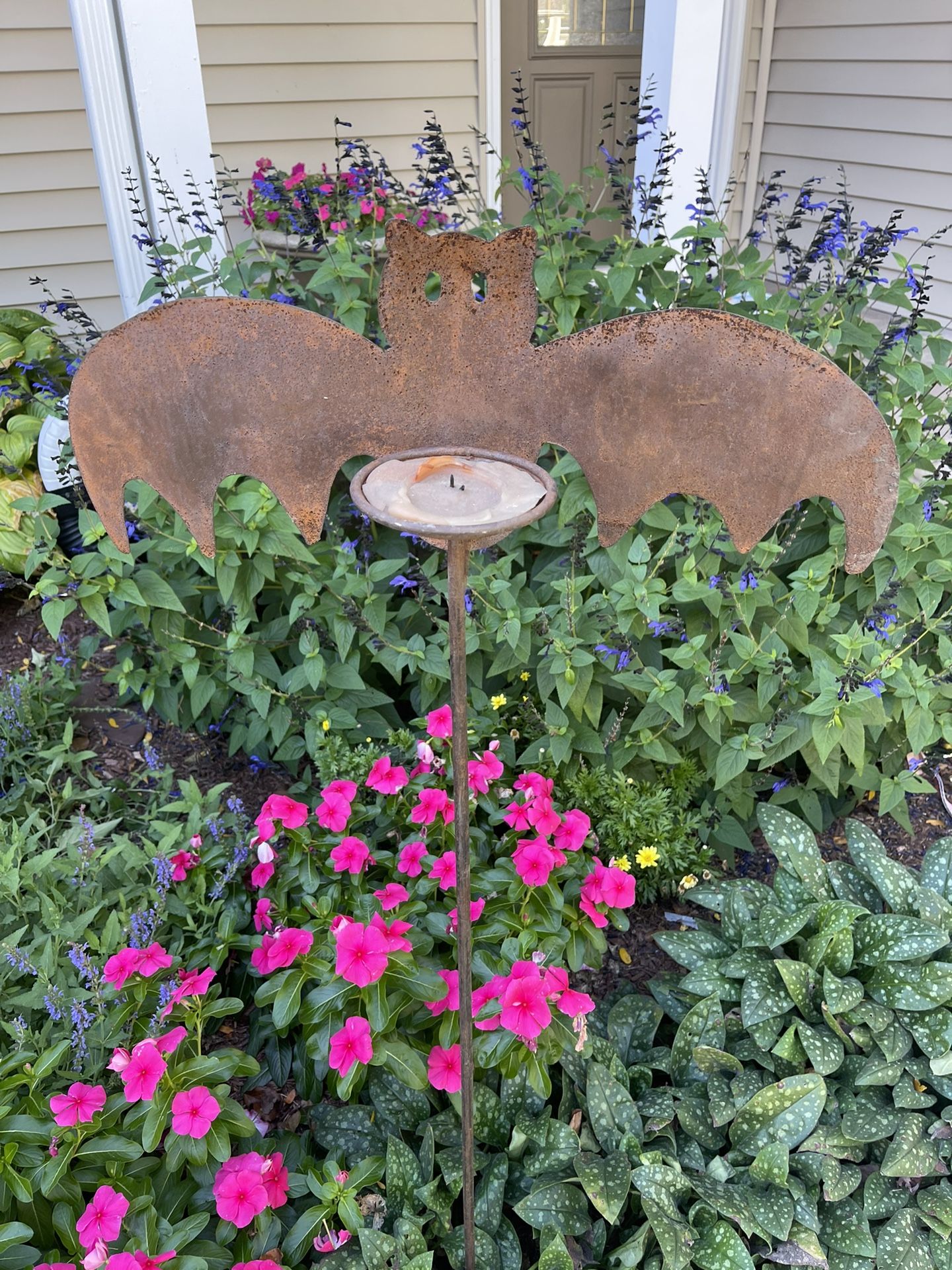 Halloween Decoration—Outdoor Metal Bat Candle Holder