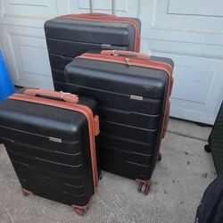 3 Piece Luggage set!