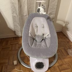 MomCozy Baby Swing