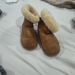 Ugg Boot's Size 3 