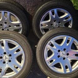 SUPER CLEAN MERCEDES RIMS