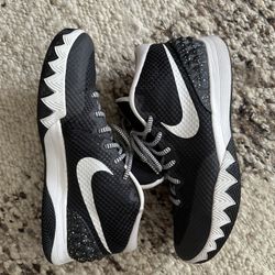Nike ID Kyrie 1 Men s US Size 11 for Sale in Los Angeles CA OfferUp