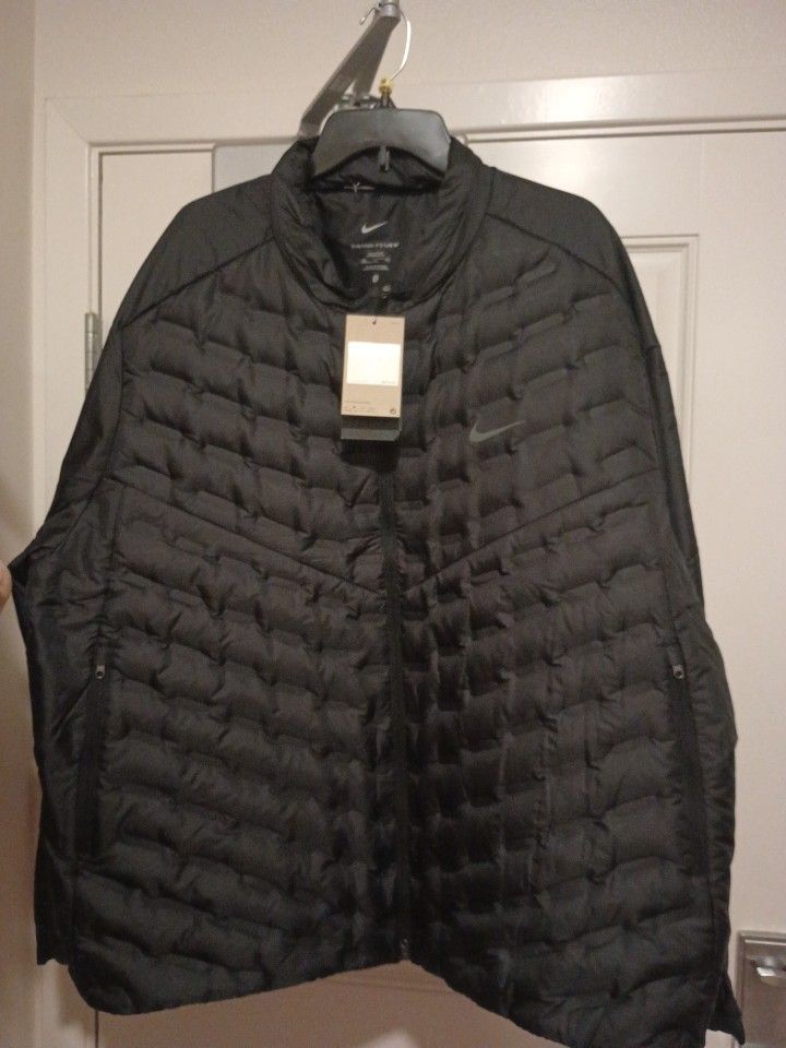 Nike Therma-fit Size 4 XL