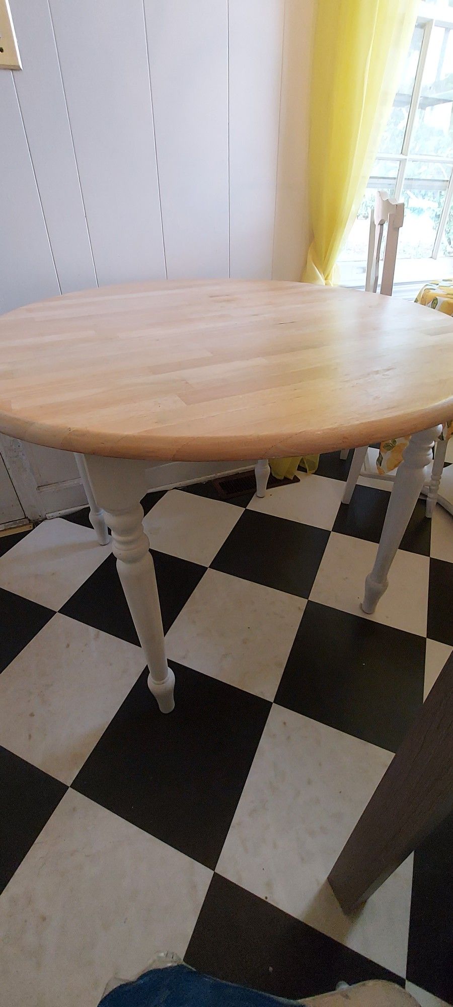 ROUND WOOD TOP KITCHEN TABLE