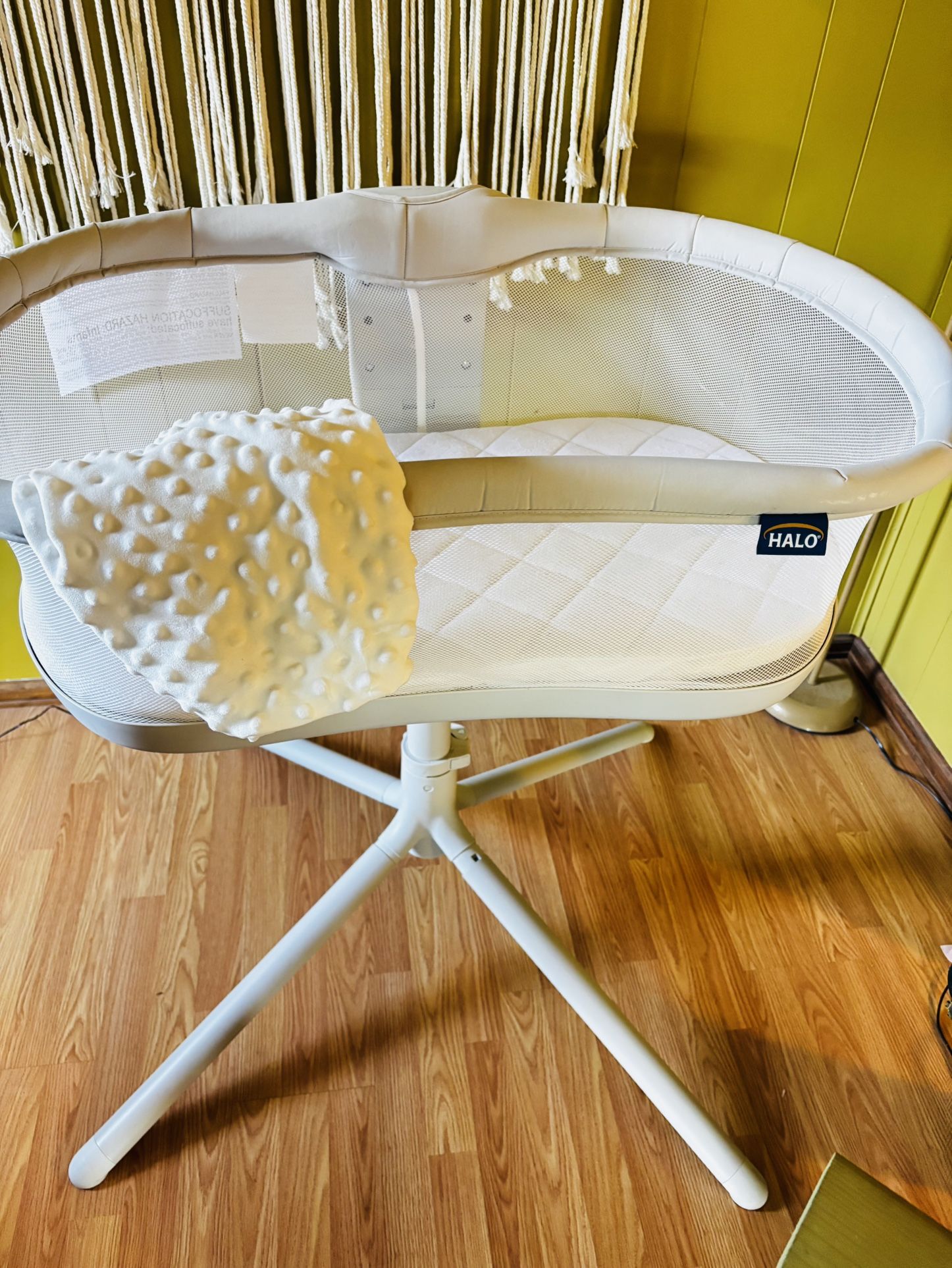 Halo BassiNest Swivel Sleeper 3.0