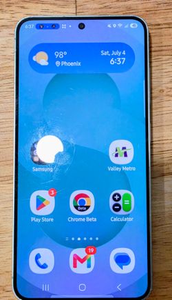 Samsung Galaxy s25 great condition, as minor cracks on the back of phone front screen and everything else works perfectly