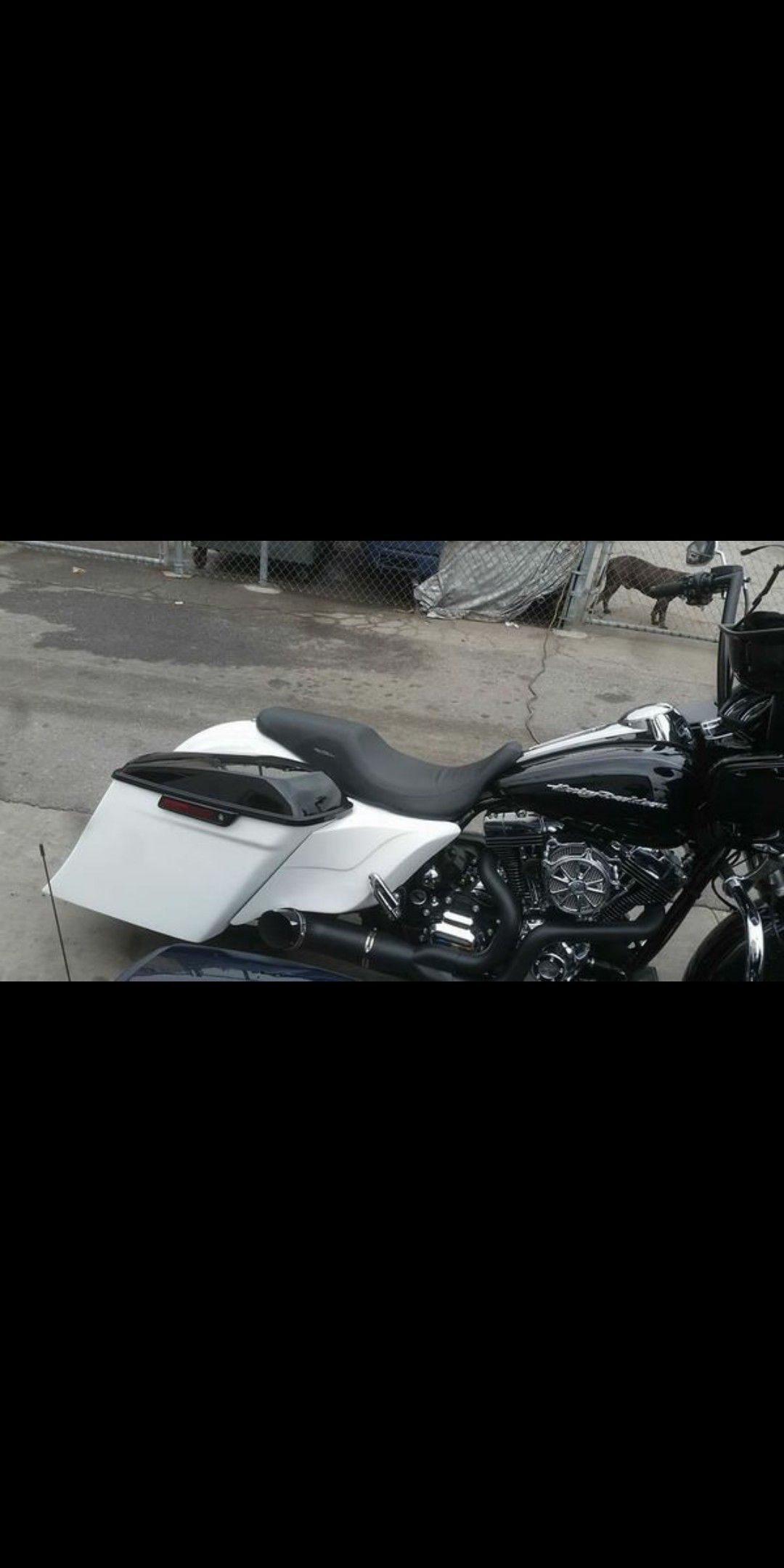 Harley Davidson bagger STRETCHED SIDES CUSTOM VENOM WIDE SIDES