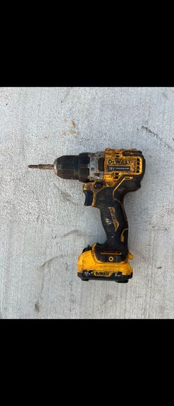 DEWALT XTREME 12V MAX Brushless 3/8-inch Cordless Drill/Driver (Model: DCD701 or DCD701B