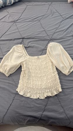 M white shirt