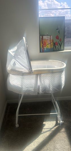 White Bassinet