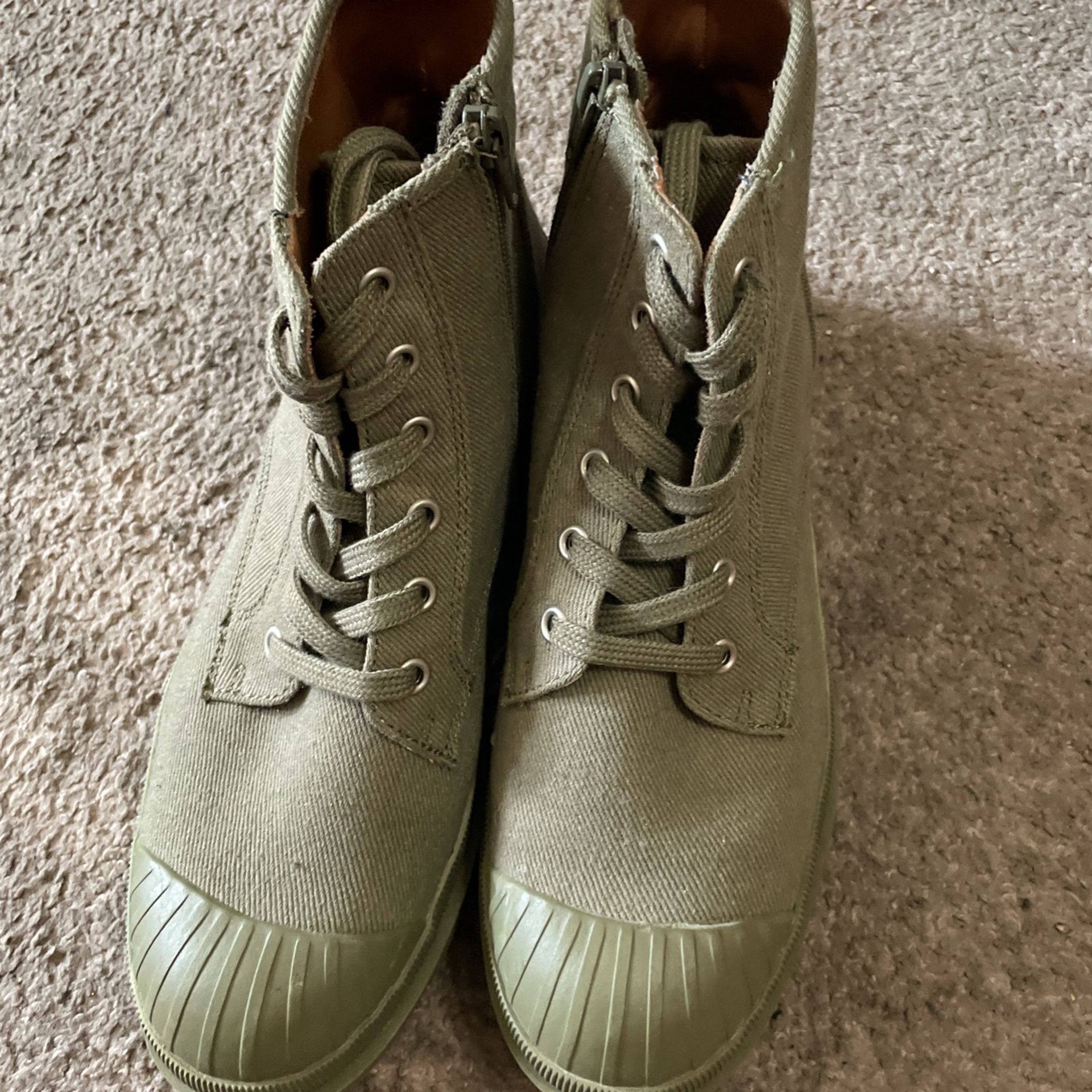 Women’s Combat Boots Size 9