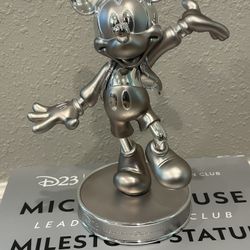 New Disney Milestone Statue D23 Mickey Mouse Leader of the Club Disney 100 Figure