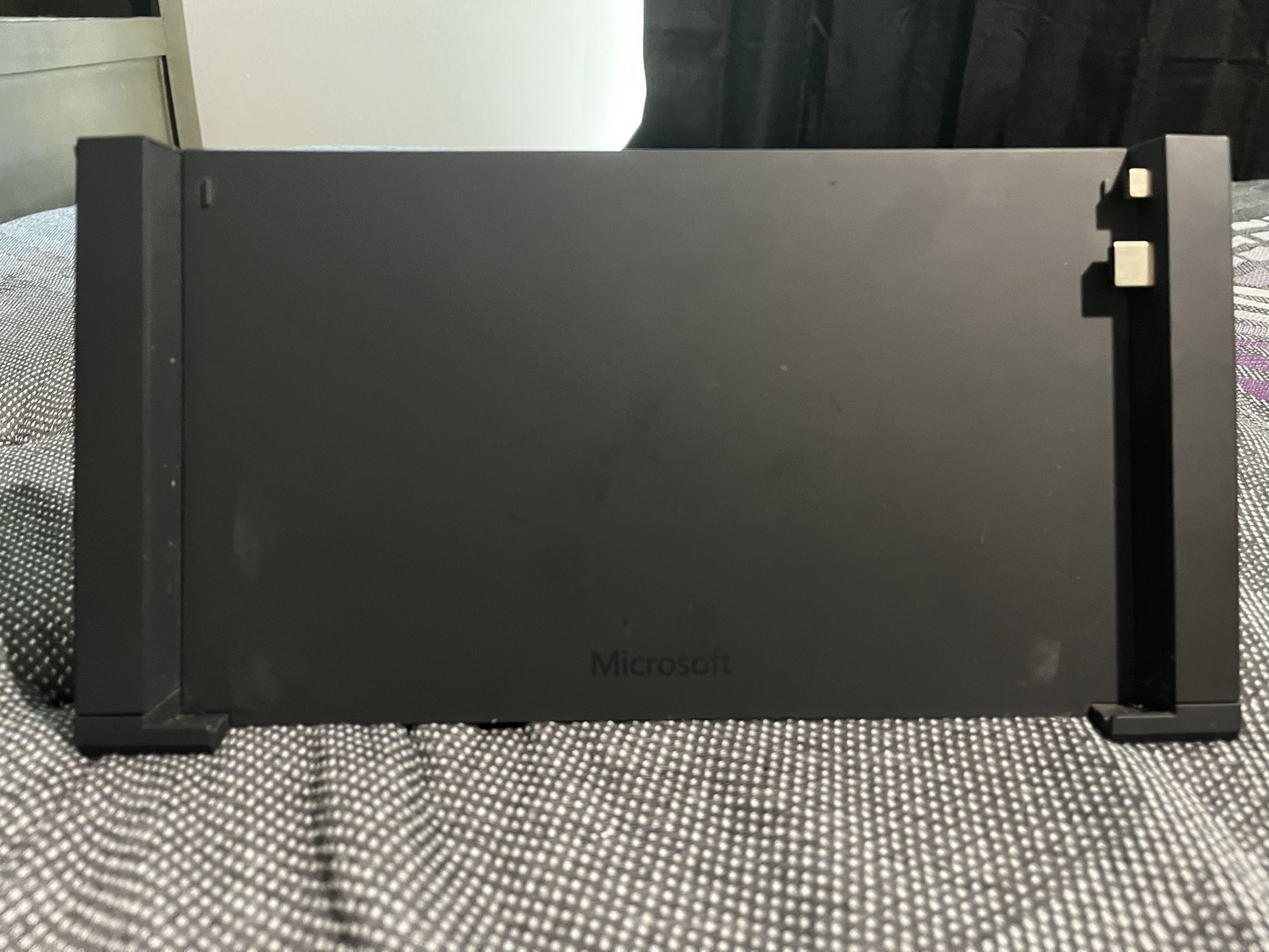Microsoft surface 3 dock with pen