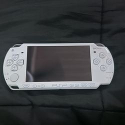 PSP 2000 (White)