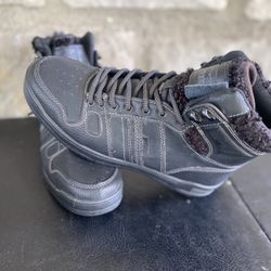 Levi’s boots ( pick up only ) size 7.5Mens $29 FIRM