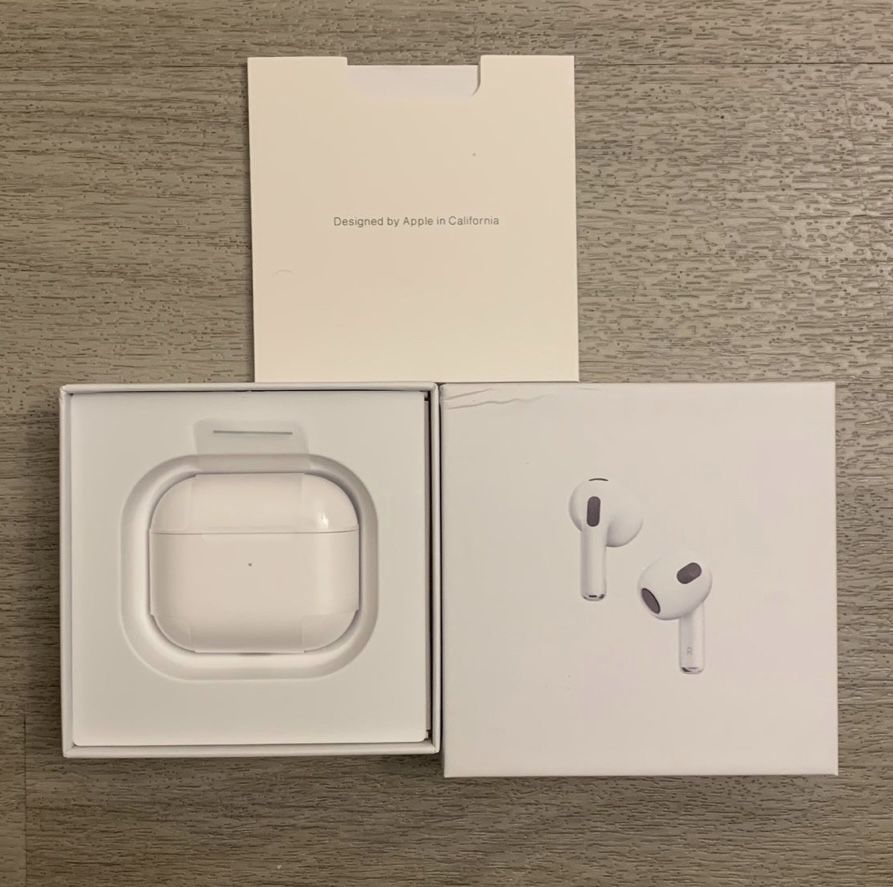 AirPods (3rd generation) with MagSafe Charging Case