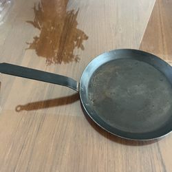 9.5” De Buyer Carbon Steel Pan Made in France