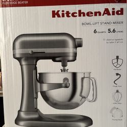 KitchenAid 6qt mixer like Brand New 