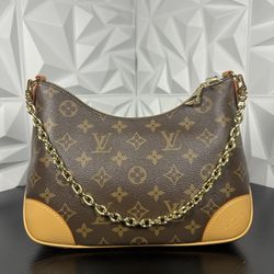 Louis Vuitton Monogram MM shoulder bag