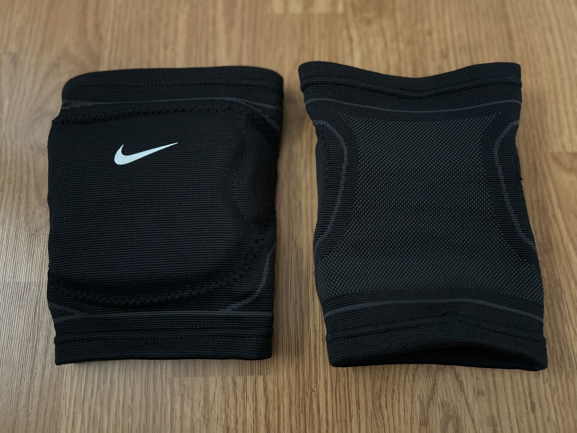 Nike Volleyball Knee Pads Size M/L - Brand New