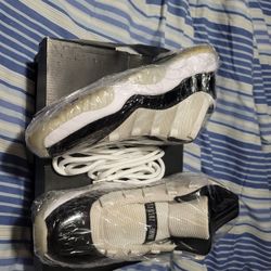 Jordan. 11 Low Top Concords 
