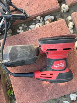 MILWAUKEE RANDOM ORBIT SANDER