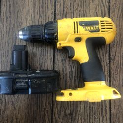 DeWalt DC970 18v Cordless 1/2" Drill Driver N Battery Works Great ONLY $55