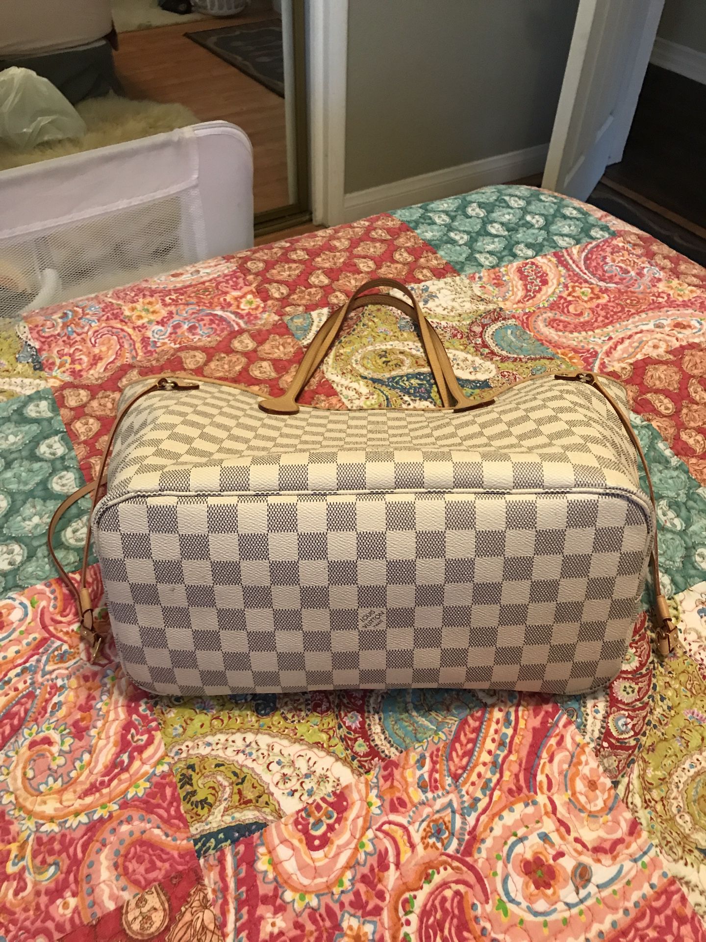 Louis Vuitton Never Full NM World Tour Edition for Sale in Lakewood, CA -  OfferUp
