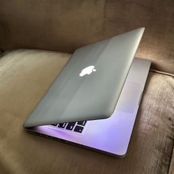Apple MacBook Pro 13” I5/8GB/256GB SSD $140