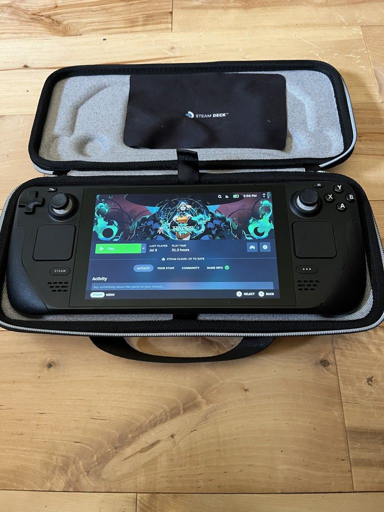 Steam Deck LCD 2 TB + Official Dock + Case Bundle