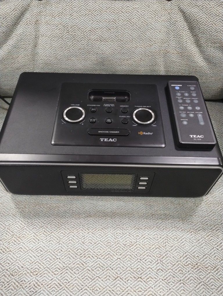 TEAC SR-2DAB Hi-Fi Table Radio Very Firm $60